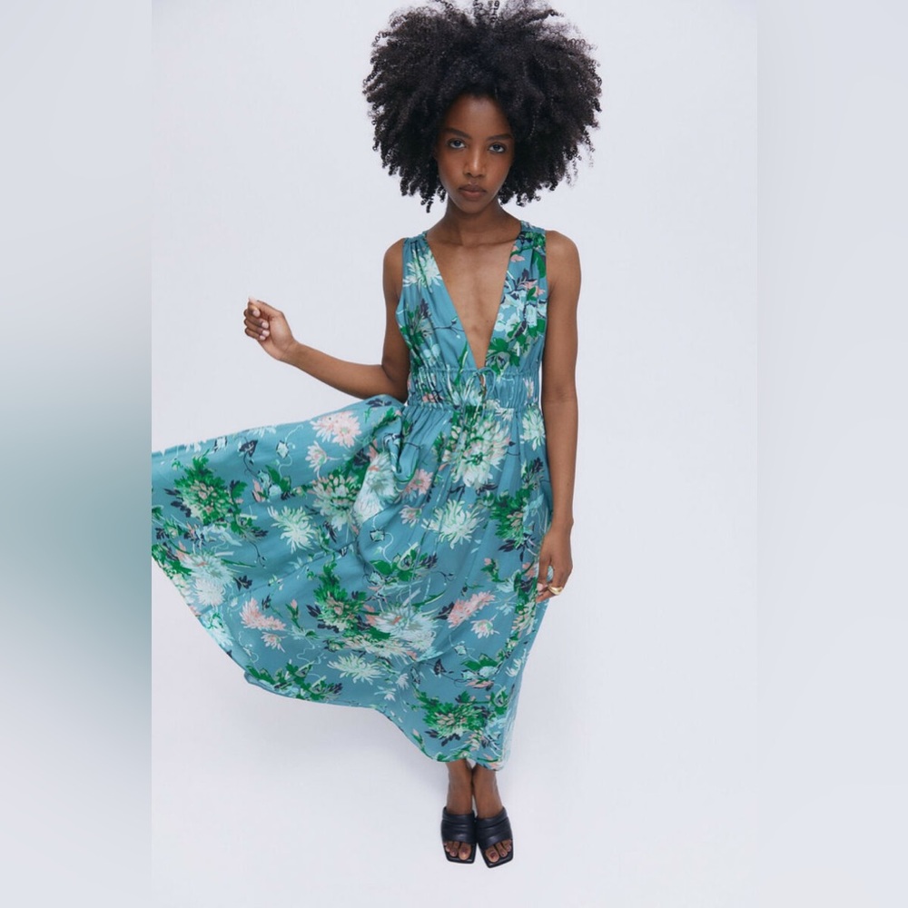 EUC (like new) Blue Floral H&M Dress